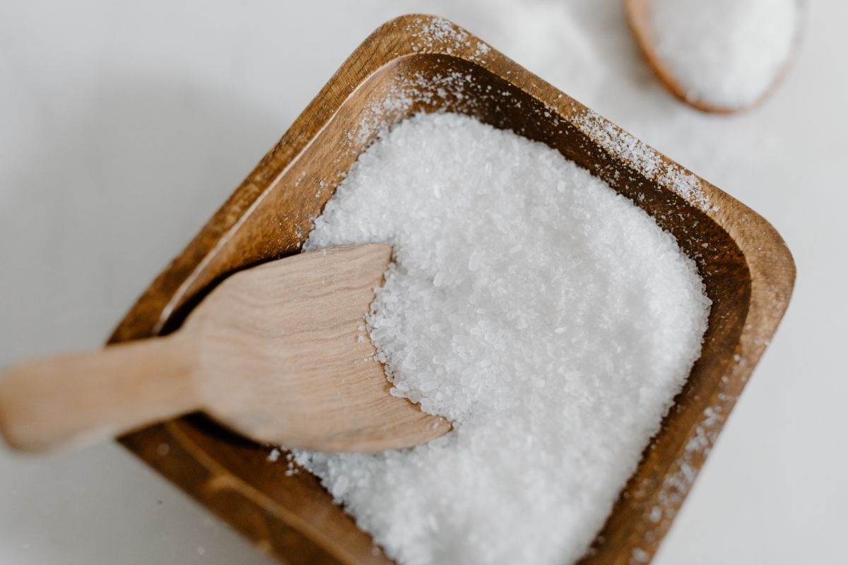 Quer diminuir o consumo de refinados? O sal verde é uma alternativa saudável; saiba mais e veja como fazer - Reprodução: Canva 