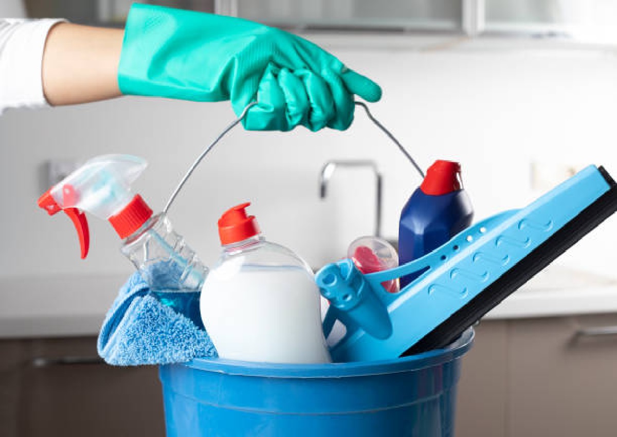 Dicas eficientes para limpar o banheiro e deixá-lo impecável, veja como (Foto: iStock)