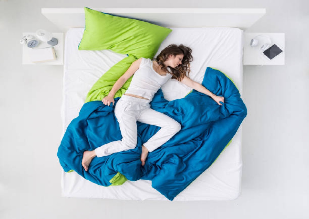 Dicas para dormir no calor: veja como amenizar a temperatura para ter um bom descanso (Foto: iStock)
