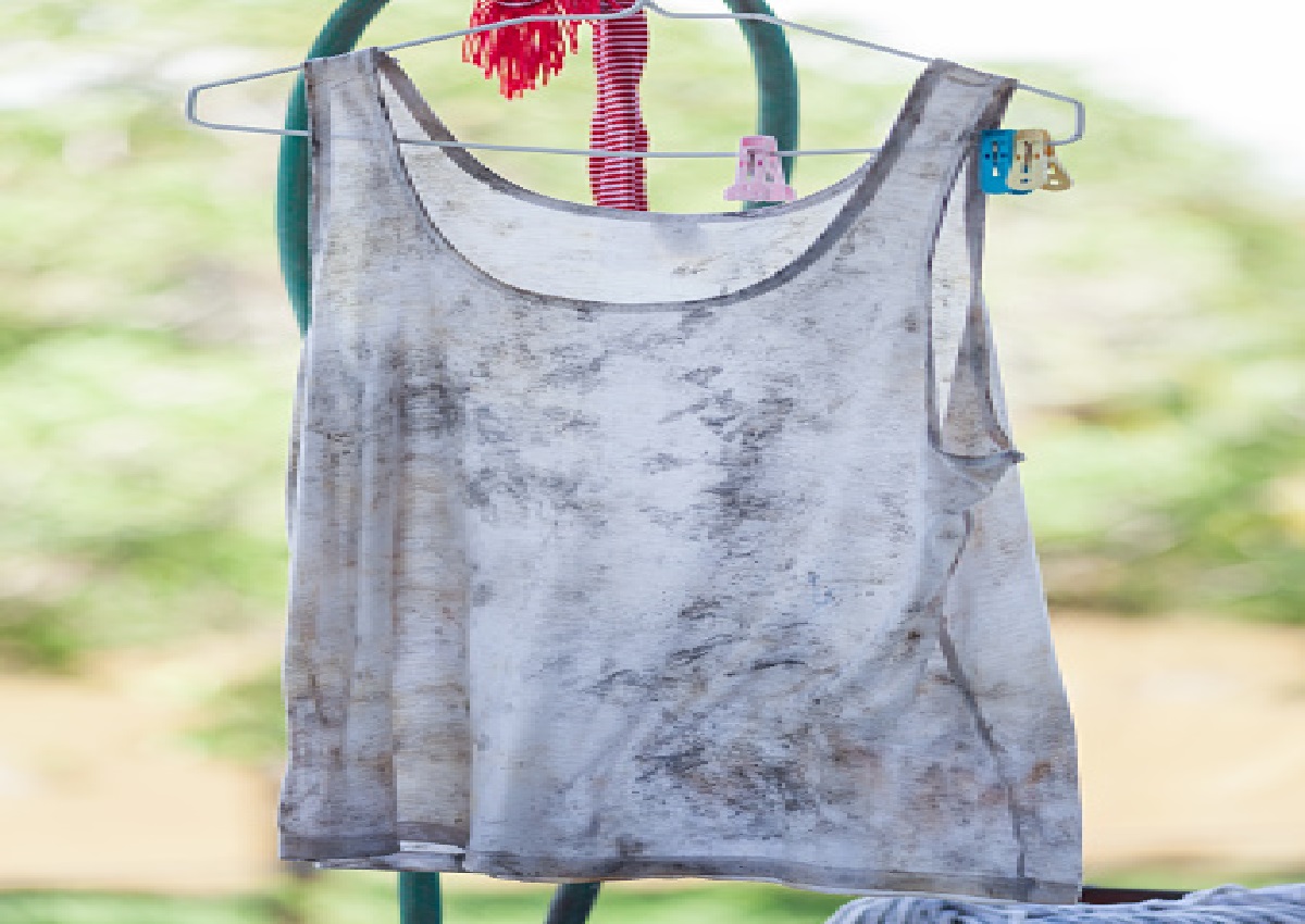 como fazer para evitar mofo nas roupas (Foto: iStock
