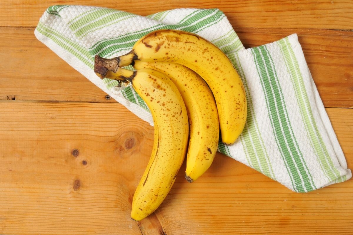 Como conservar banana madura para não estragar (Reprodução Canva Pro)
