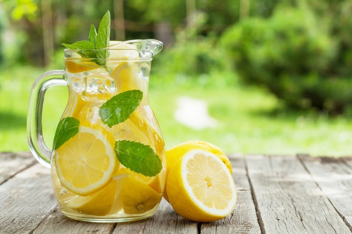 Suco de limão com casca (Reprodução Canva Pro)