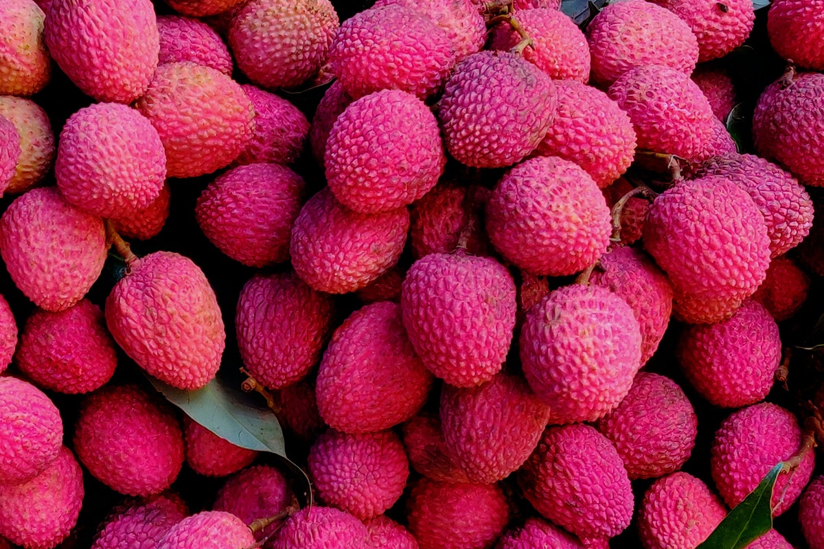 5 frutas que você não vê com frequência no mercado mas que deveria procurar por elas