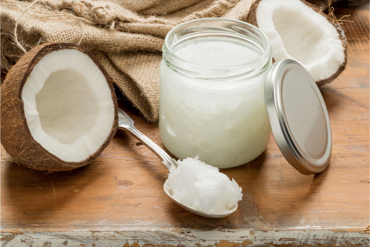 Aprenda como fazer óleo de coco caseiro e conheça seus benefícios - Fonte: canva