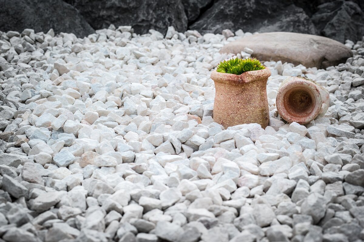 Veja como usar pedras na decoração do quintal para deixá-lo ainda mais bonito e em harmonia - Foto: Pixabay