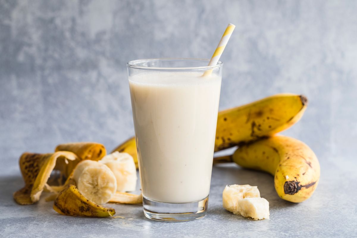 Vitamina de banana é bom para que? Conheça os preciosos benefícios dessa bebida e veja como prepará-la - Fonte: canva