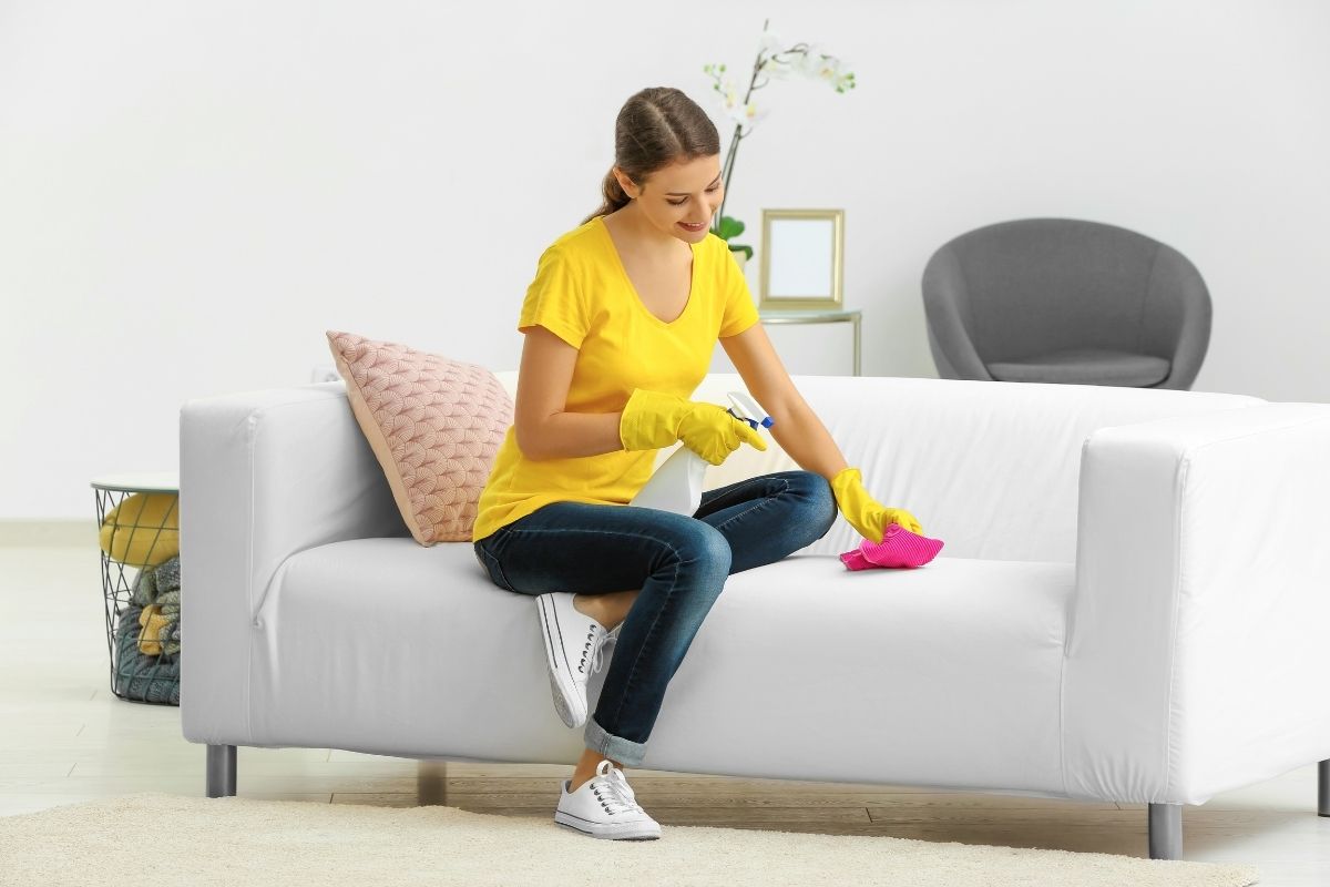 убрать запах с мебели в домашних условиях