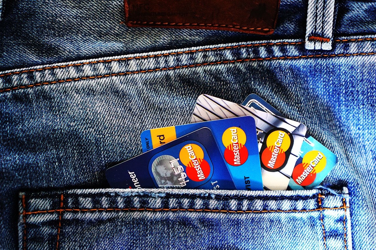 Conheça as principais vantagens do cartão de crédito Azul Itaucard Visa Infinte