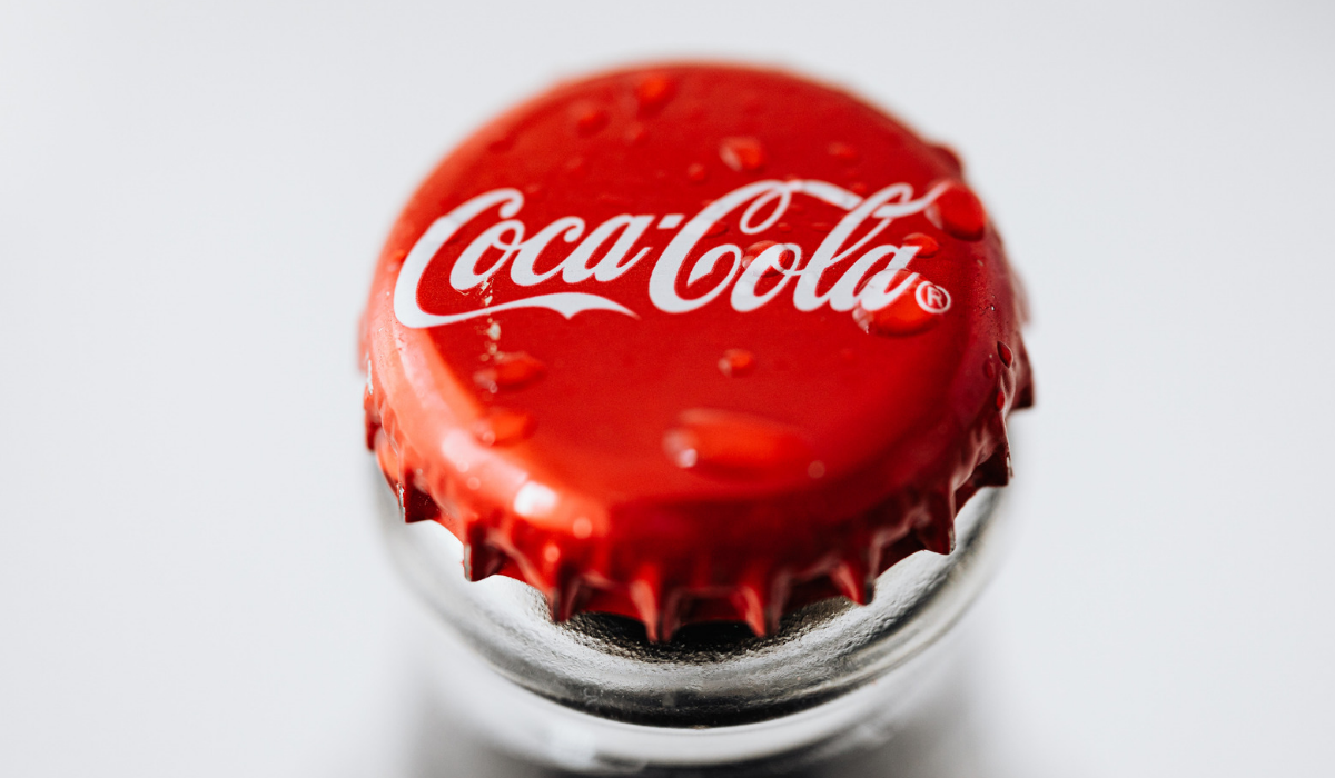 Atenção Minas Gerais: Coca- Cola Femsa abre oportunidades de emprego para ensino médio, técnico e superior - reprodução: Canva