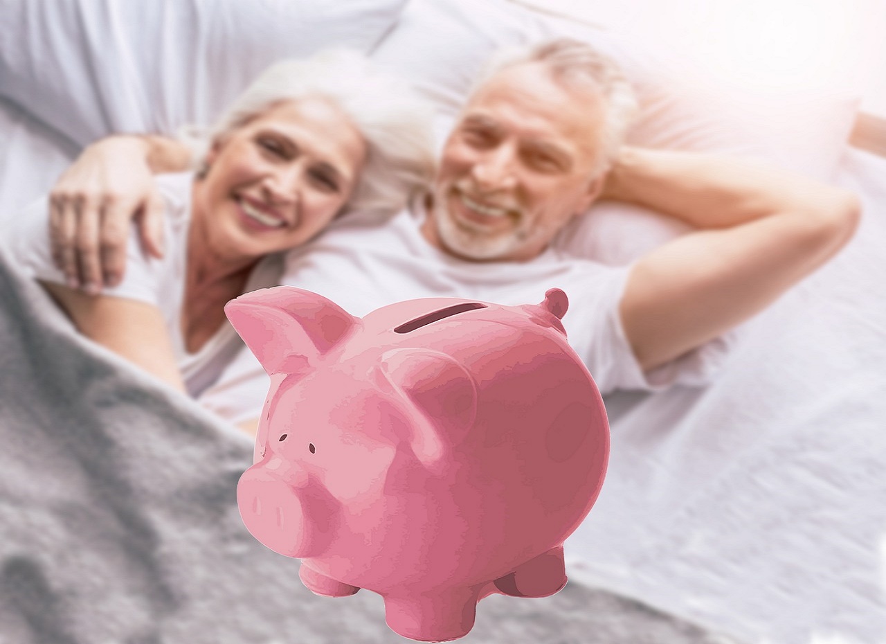 Casados: 5 dicas para guardar dinheiro e realizar um sonho a dois - Reprodução Pixabay