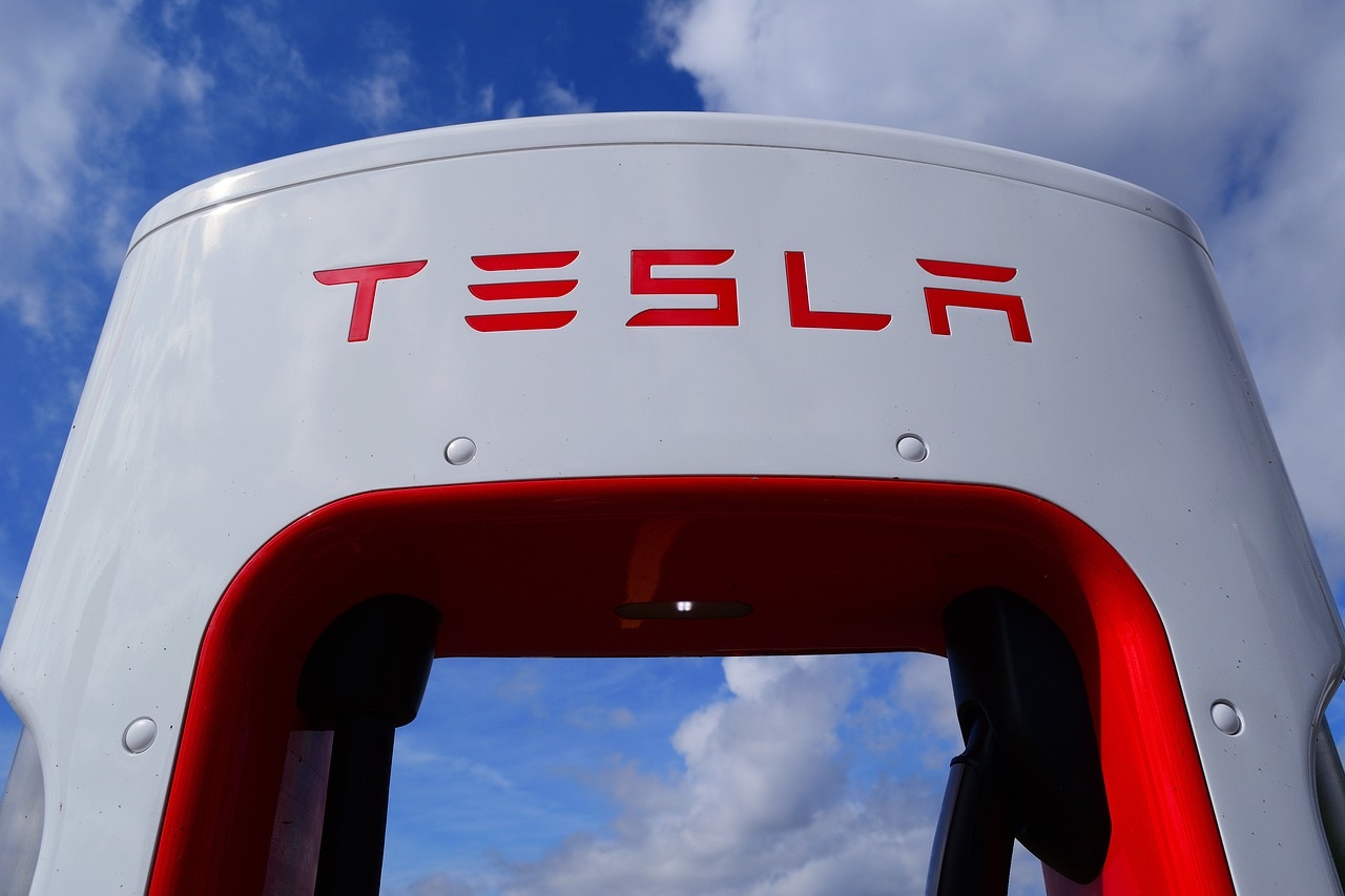 Tesla entrega primeiros carros produzidos em fábrica na Alemanha - Pixabay
