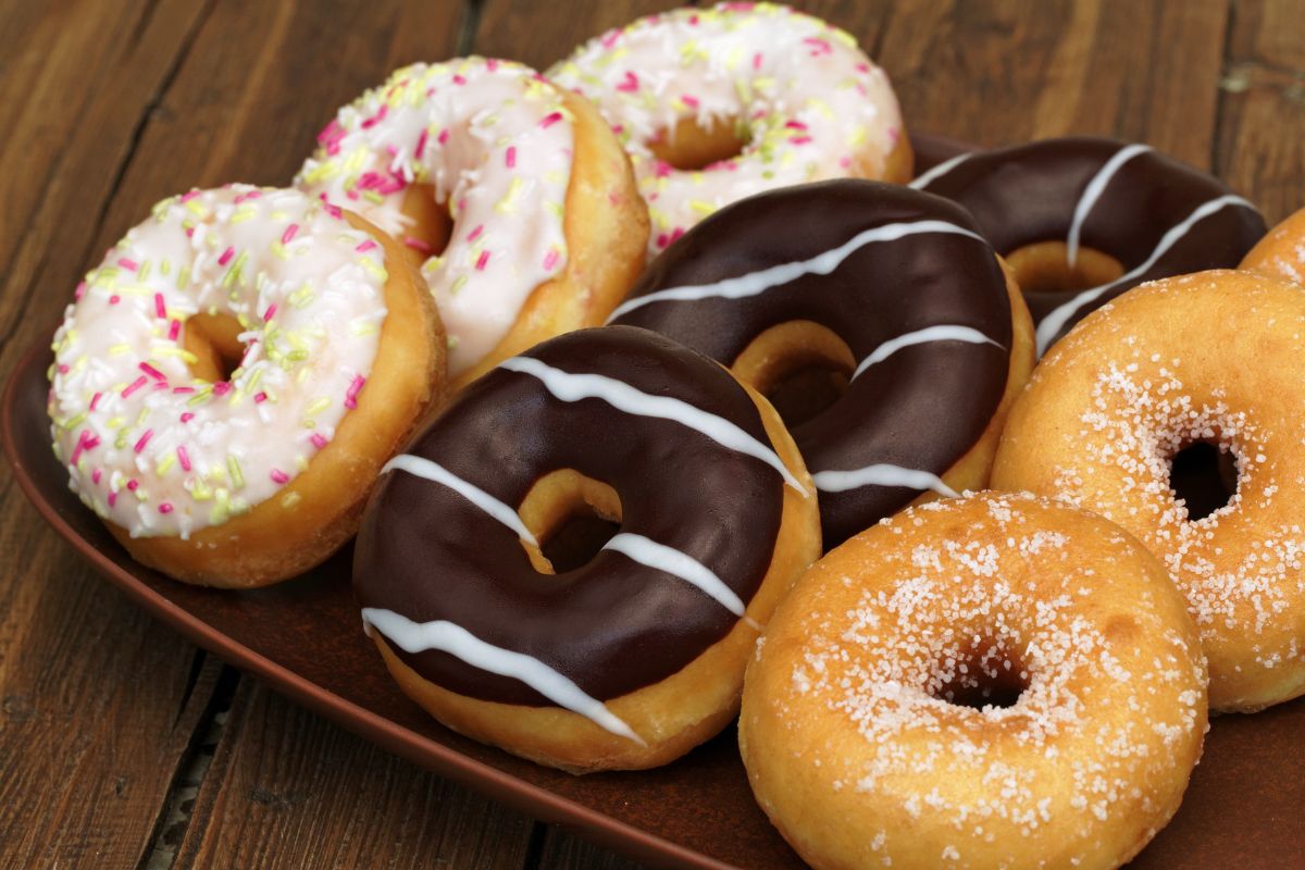 Como fazer donuts caseiro? Dicas para ficar gostoso e bonito como profissional - Foto: canva.