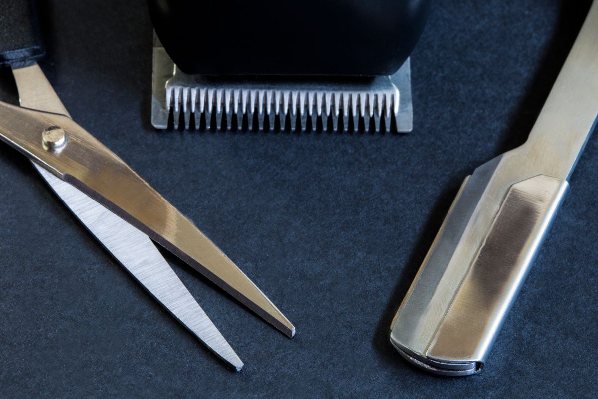 Como limpar as lâminas da máquina de barbear? A forma mais eficaz de fazer isso - Foto: Canva
