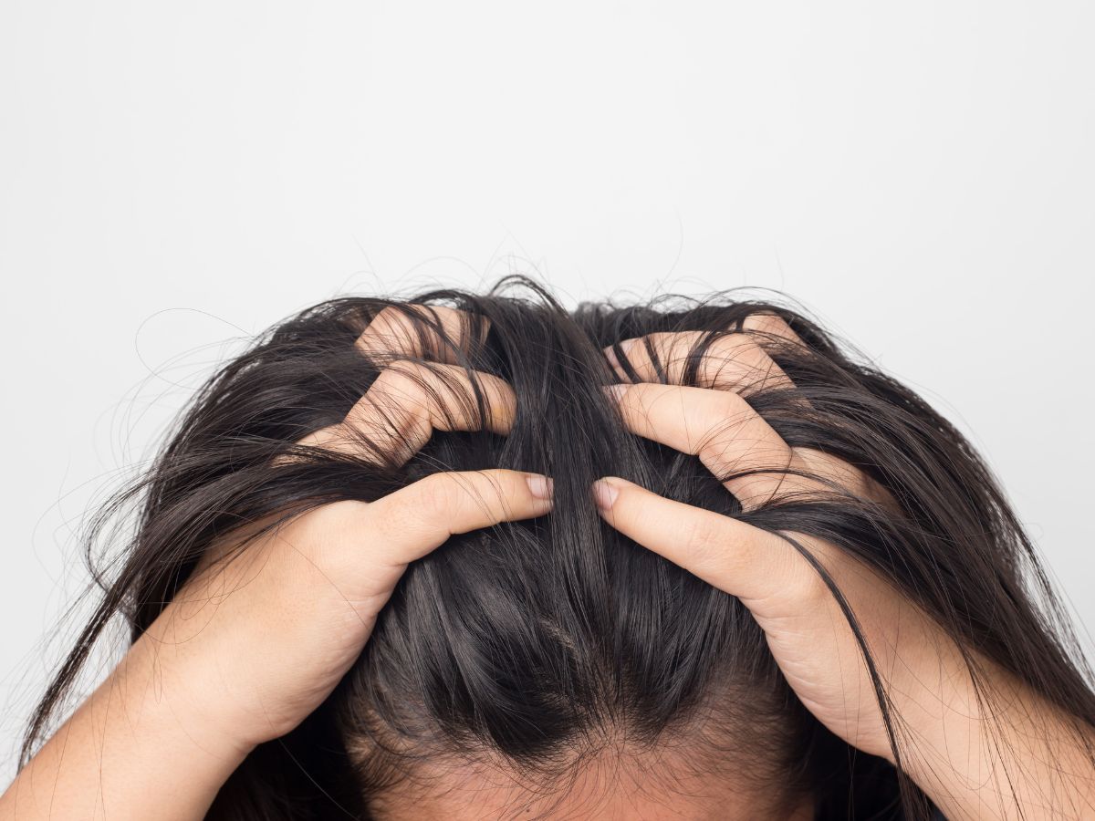 Acúmulo de resíduos no cabelo: porque acontece? Como evitar? Descubra tudo aqui! - fonte: canva