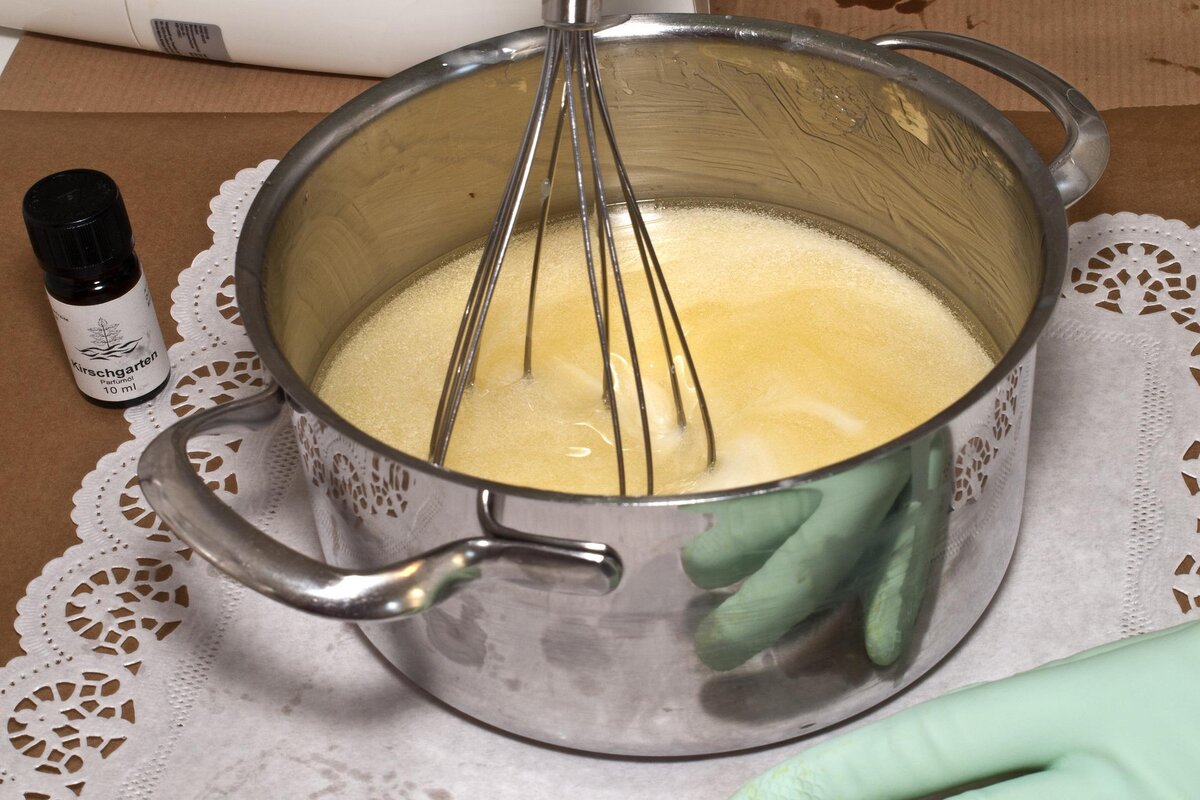 Com apenas alguns ingredientes, você fará o amaciante caseiro com seu aroma preferido. Fonte: Pixabay