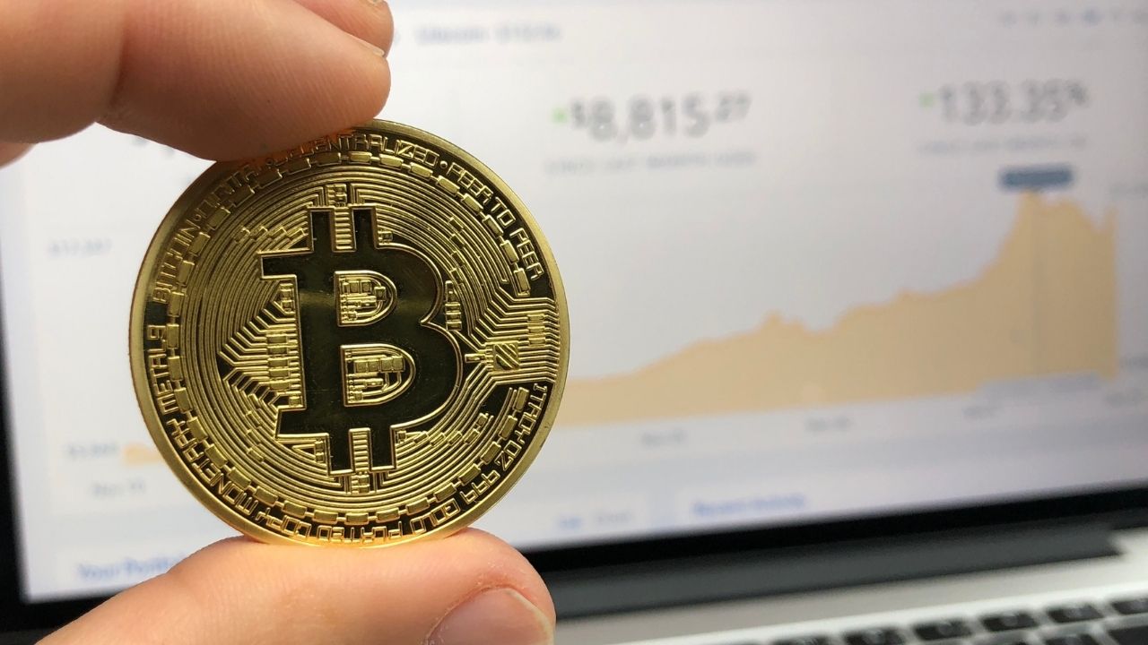Você tem vontade de adquirir Bitcoins? Descubra quanto está custando um Bitcoin. 
