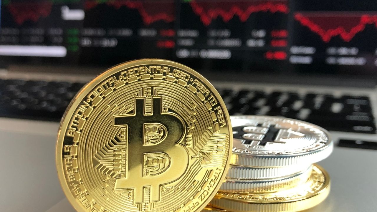 Você tem vontade de adquirir Bitcoins? Descubra quanto está custando um Bitcoin. 