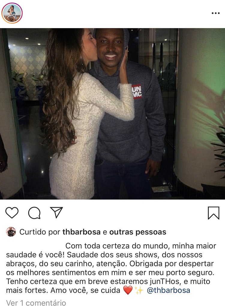 Após término com Fernanda Souza, Thiaguinho ganha beijo de mulher (Foto: Reprodução/Instagram)