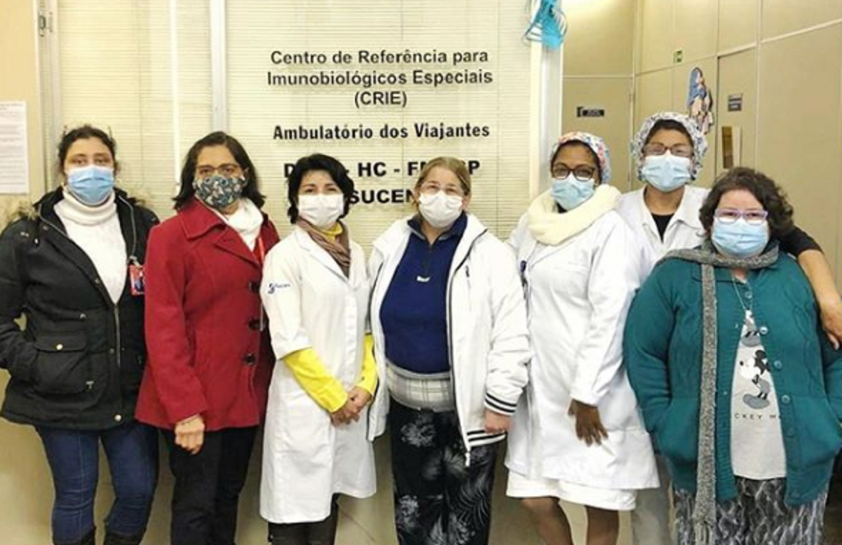 Foto: Profissionais do SUS que prestaram atendimento à atriz Camila Pitanga e à filha dela enquanto estavam com malária (Reprodução/Instgaram)