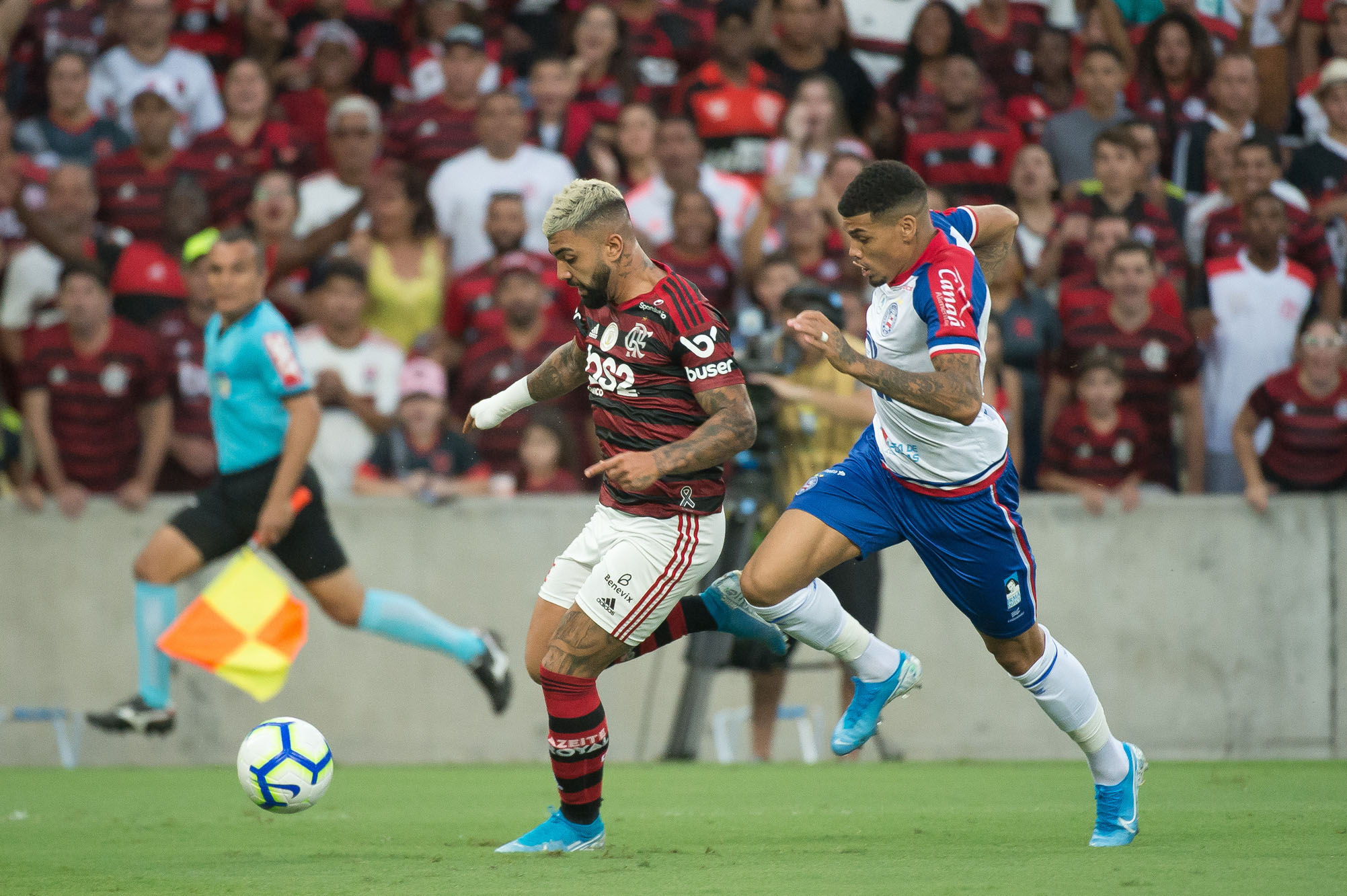 Flamengo e Bahia duelam pela 31ª rodada do Brasileirão. Foto: Reprodução/Alexandre Vida/CRF