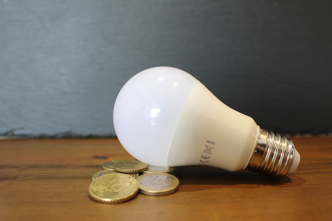 Conta de luz 7 dicas que vão te ajudar a economizar um bom dinheiro - reprodução do site Pixabay