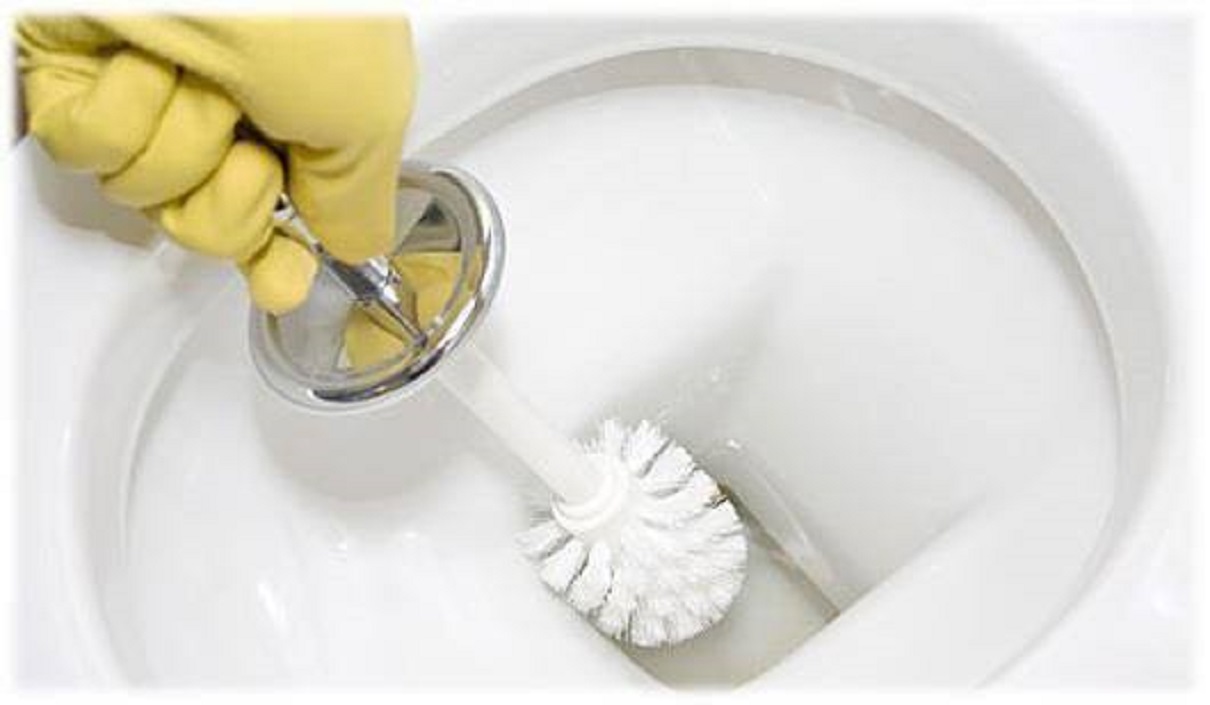 Vaso sanitário: conheça a fórmula infalível para limpar a crosta e tirar as marcas d'água/ Reprodução de imagem do Facebook de Dicas de Casa