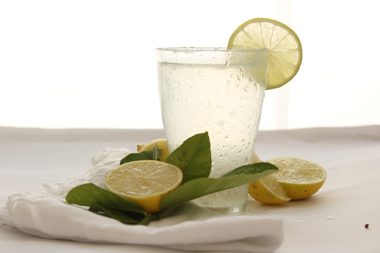 Aprenda a forma certa de tomar água com limão para perder peso - Reprodução Pixabay