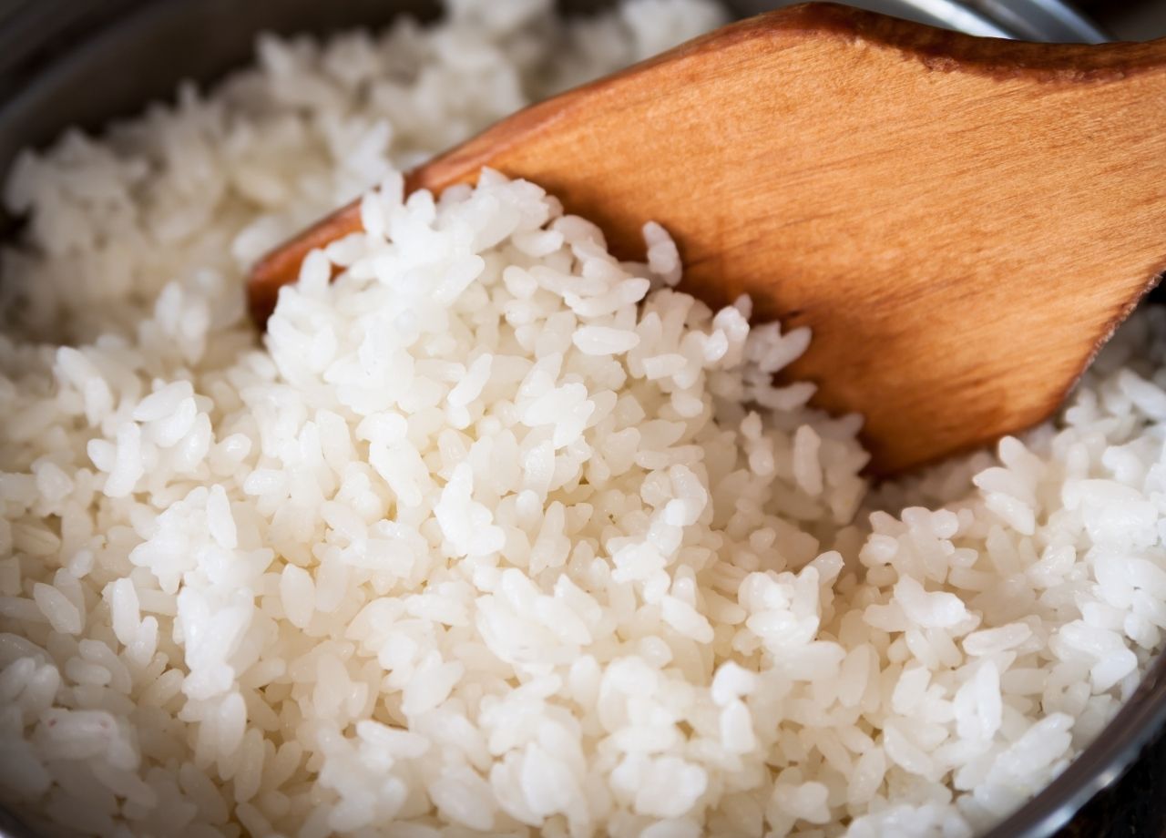 Como fazer arroz soltinho perfeito Fica melhor que o do restaurante - reprodução do site Canva