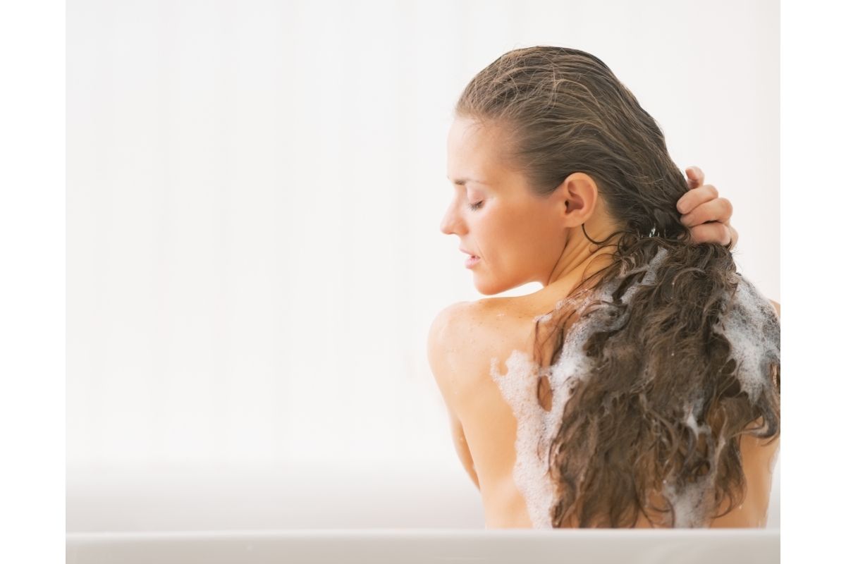 Lavagem reversa; saiba mais sobre a técnica que promete acabar com a oleosidade do cabelo - canva (2)