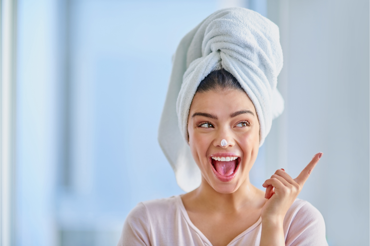 Skincare saiba mais sobre a nova técnica slugging que está dominando os modos de cuidado com a pele - canva