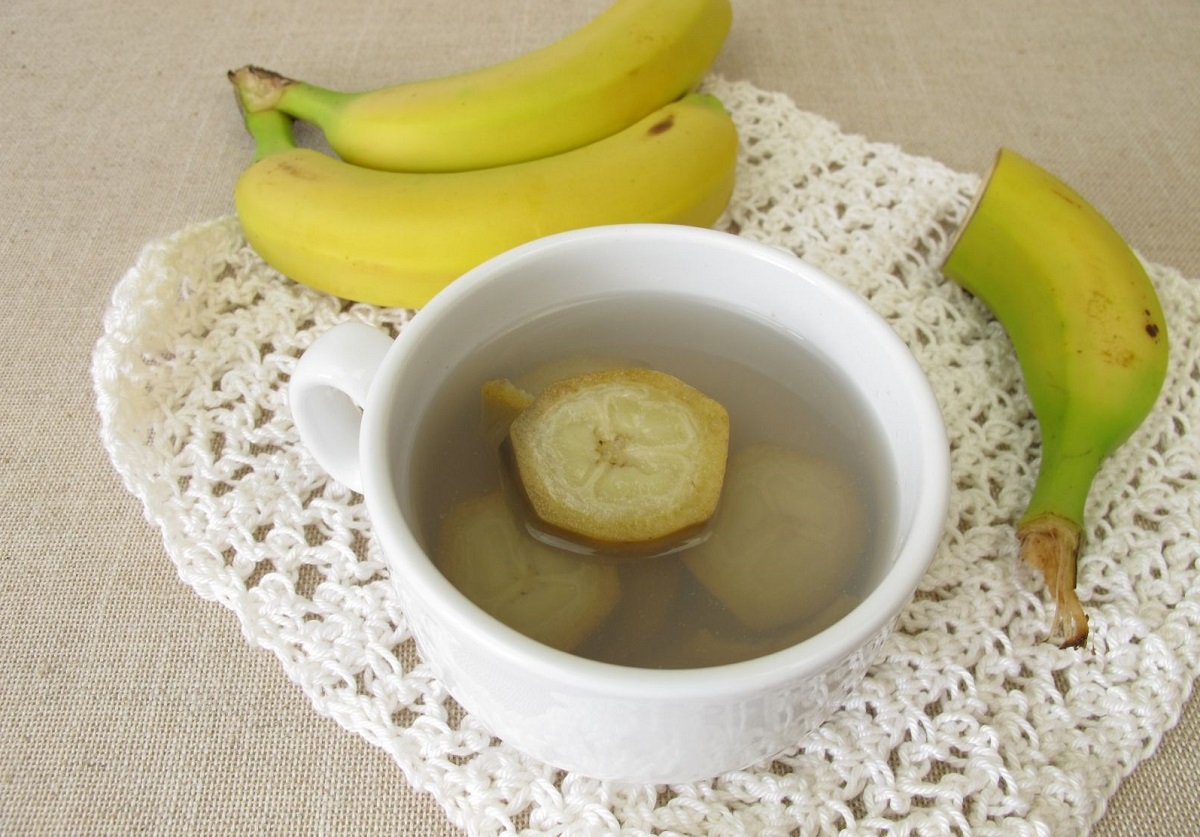 Chá de casca de banana, um poderoso aliado para a sua saúde; faça agora e tenha mais qualidade de vida - Imagem do Canva