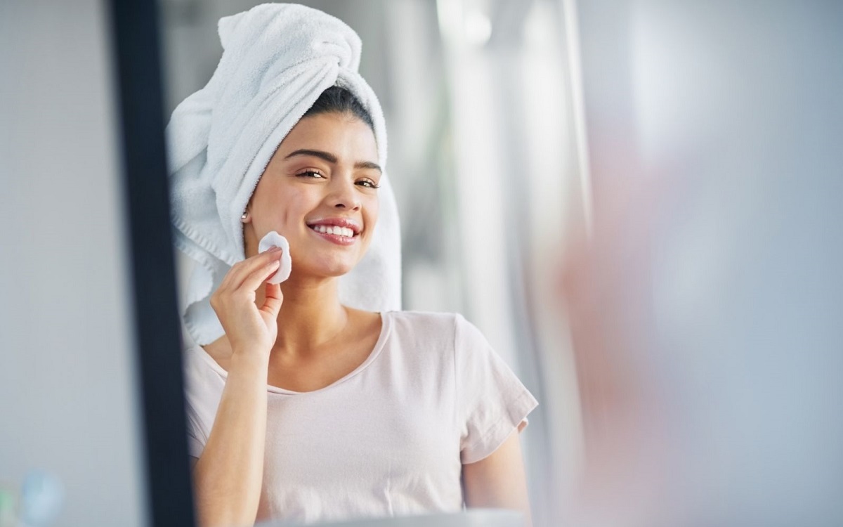 Como fazer limpeza de pele em casa Conheça um método seguro que funciona de verdade - Imagem do Canva