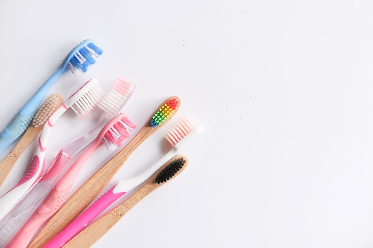 Escova de dente aprenda como higienizar de forma simples e barata - canva