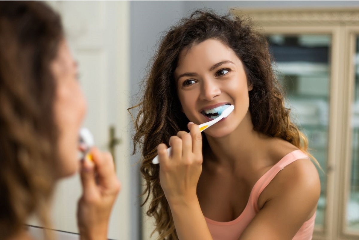 Pasta de dente caseira limpa e clareia com rapidez e eficiência - Imagem do Canva