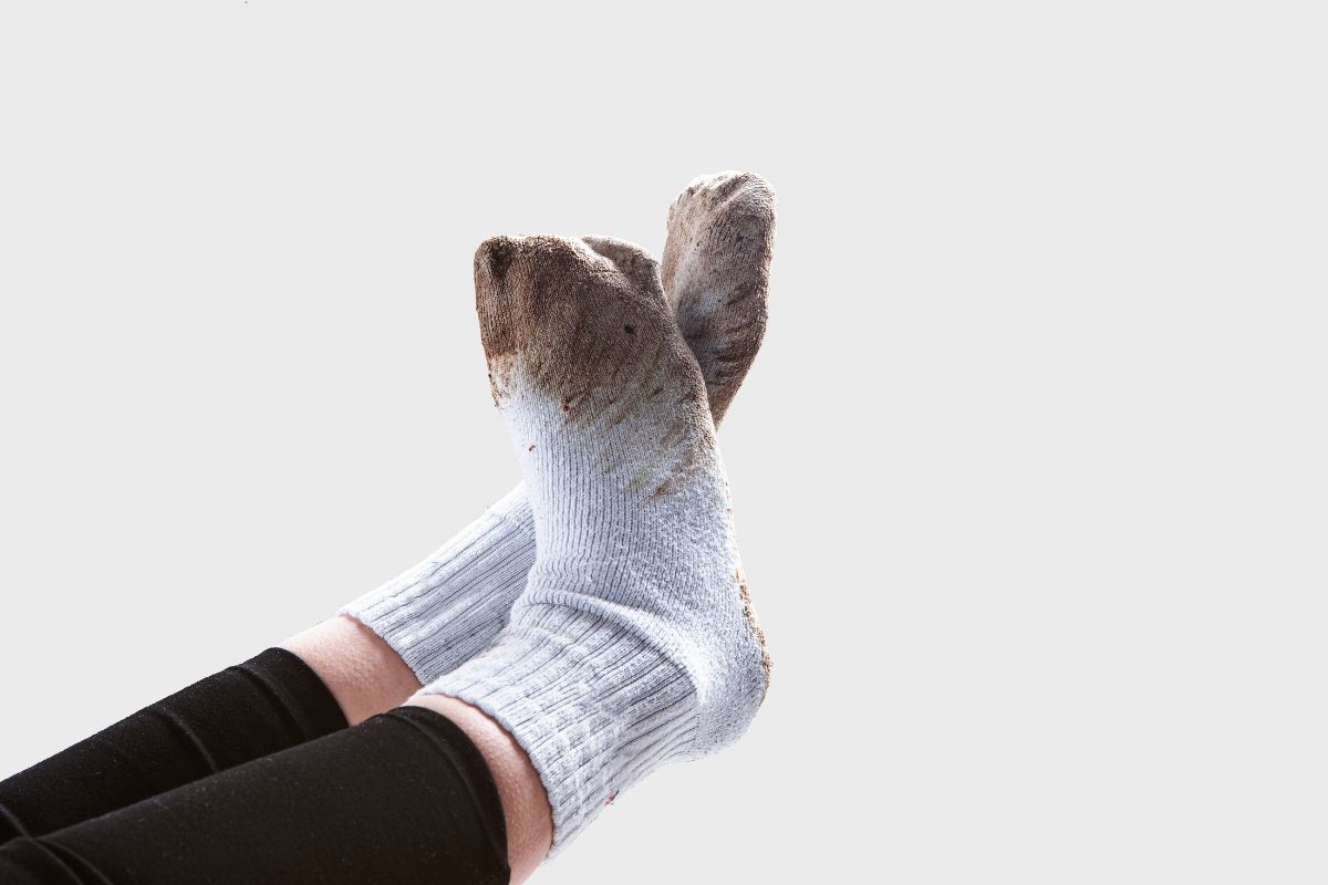Dicas para limpar meias encardidas e deixá-las com aparência de novas - canva (2)