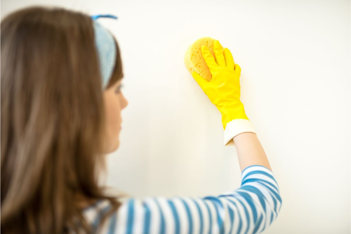 Aprenda como limpar parede suja de forma rápida; faça isso e acabe com as manchas - Canva