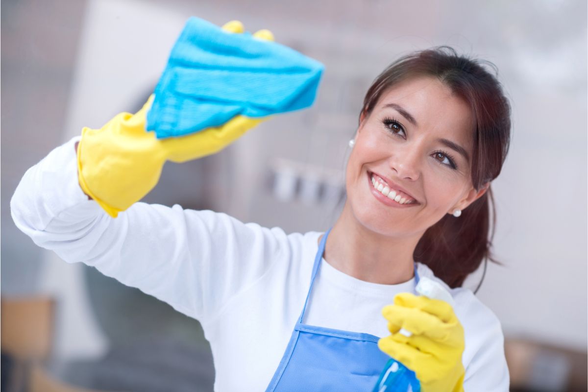 Limpeza pesada: 4 truques com misturas caseiras que toda dona de casa precisa usar - Canva