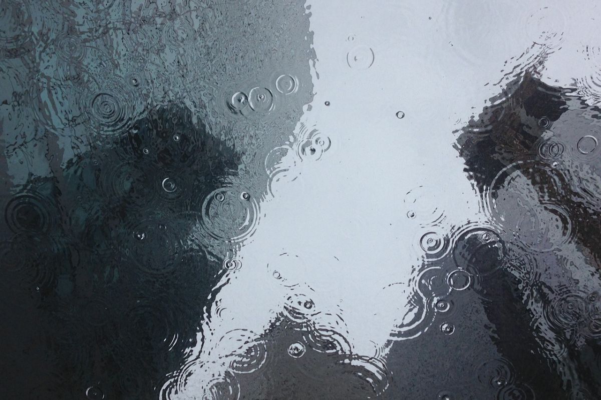 Água da chuva: saiba como reaproveitar em casa e ainda economizar na conta. Foto: Pixabay