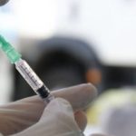1ª etapa da vacinação contra a gripe começou nesta segunda (12); lembra deputado