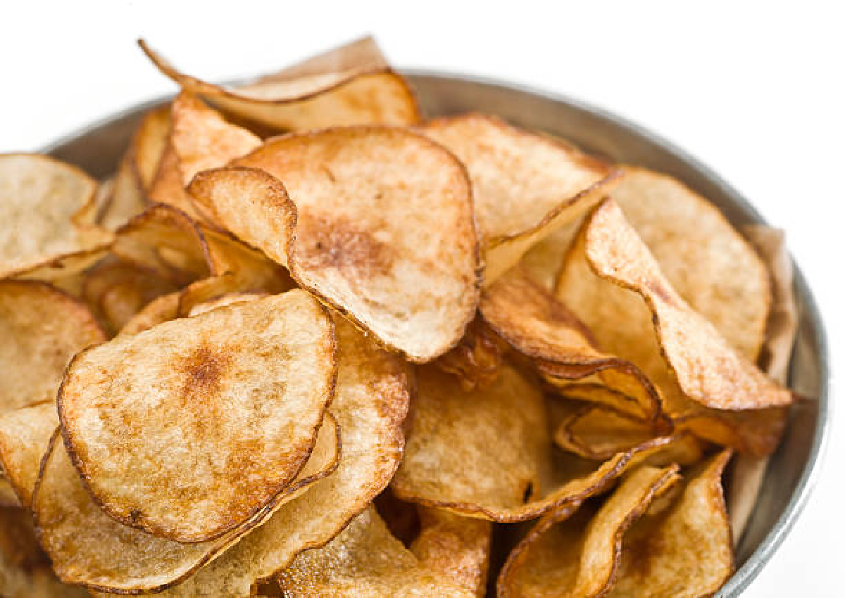 Chips de batatas saudáveis: o melhor acompanhamento para seu almoço ou jantar (Foto: iStock)