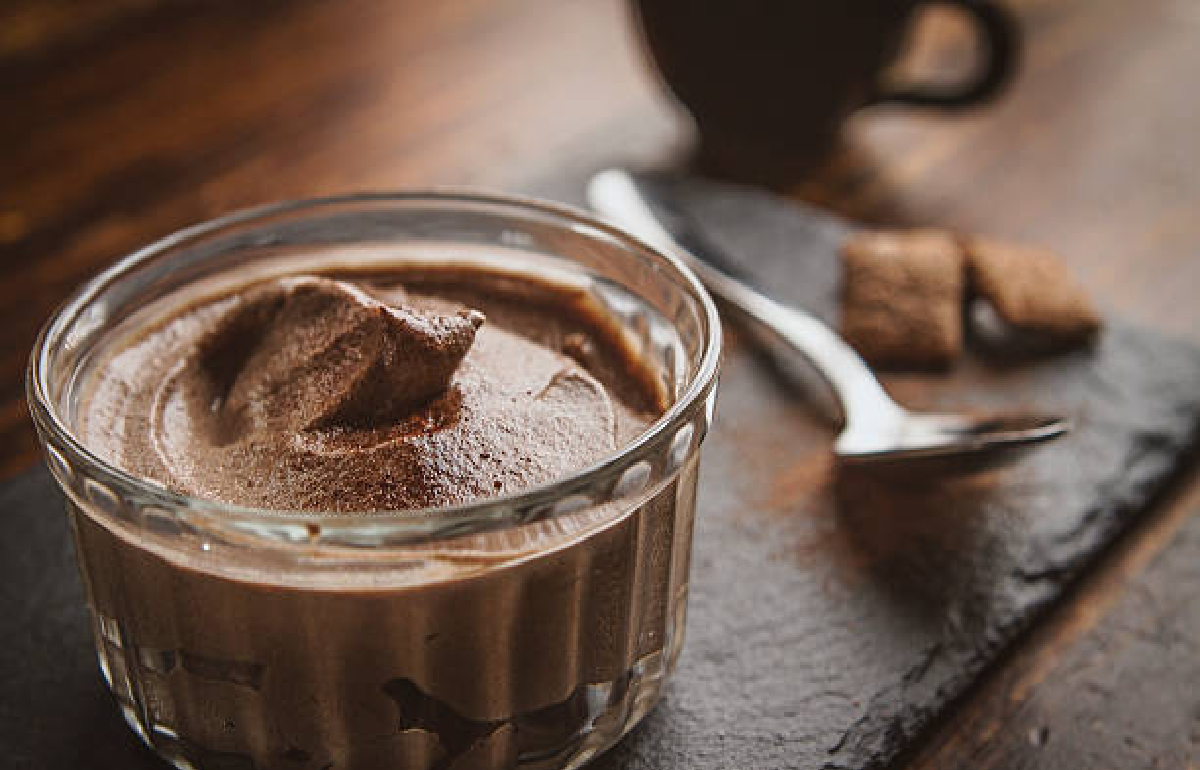 Mousse de chocolate vegano: aprenda a preparar esta sobremesa que rende até 8 porções (Foto: iStock)