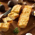 Pão de alho com queijo: perfeito para um final de tarde, veja aqui (Foto: iStock)