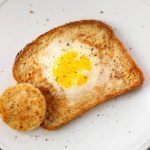 Torrada com ovo: comece o seu dia com uma receita simples e saborosa (Foto: iStock)