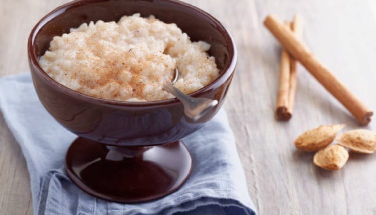 Arroz doce: use aquele arroz sobrando e transforme-o em sobremesa (Foto: iStock)