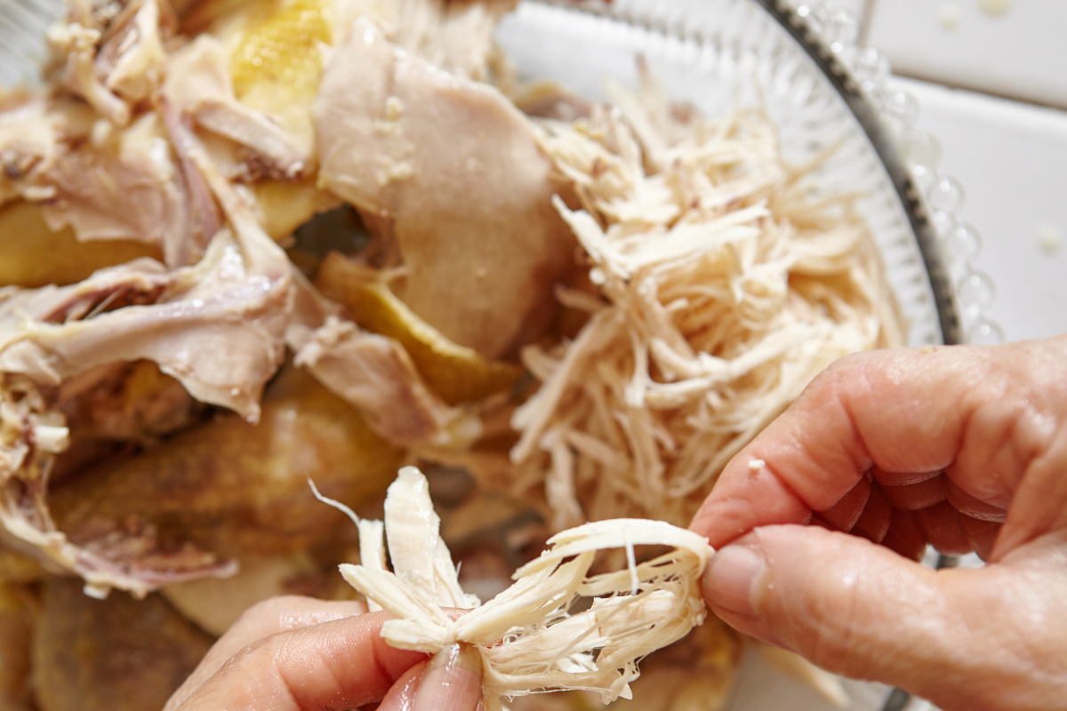 Receta saludable: arroz integral con pollo desmenuzado