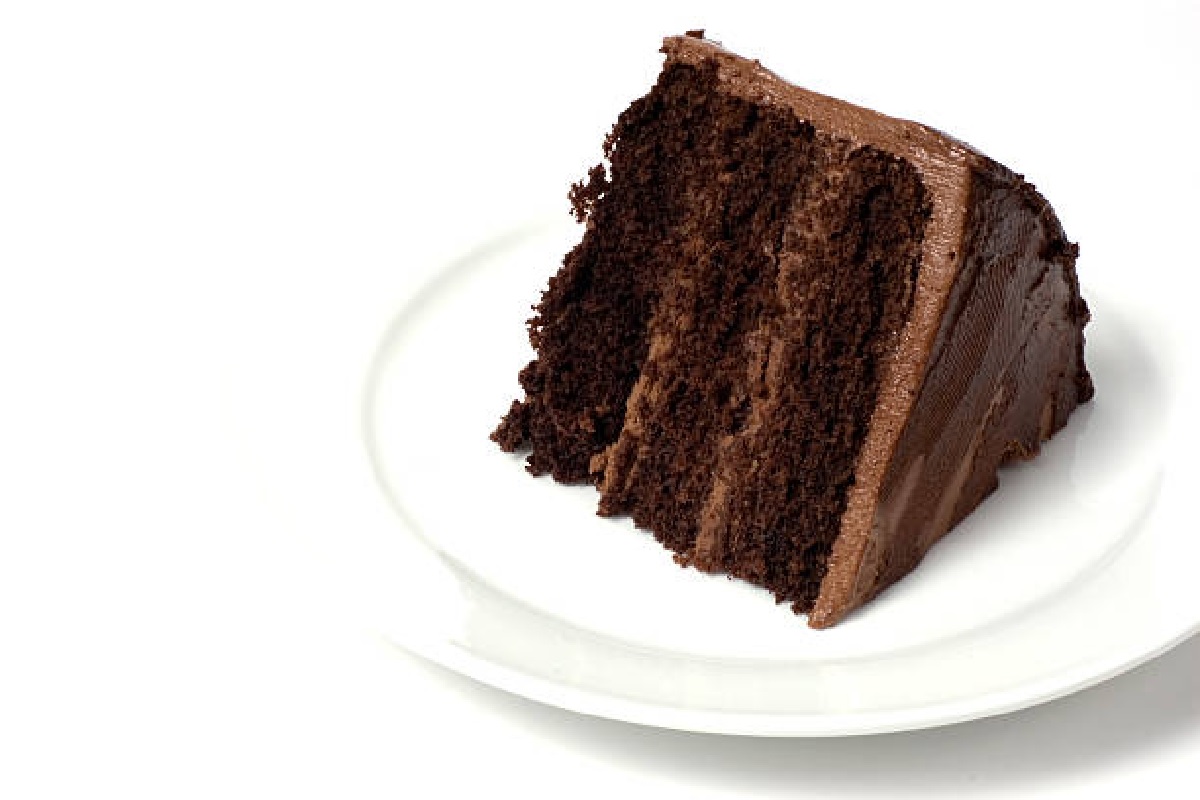 Bolo de chocolate clássico; deixe sua tarde mais alegre com esta receita (Foto: iStock)