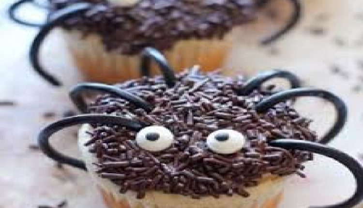 Esquenta para o Halloween, aprenda cupcakes de aranhas em poucos passos (Foto: iStock)