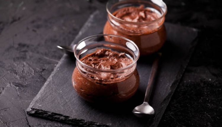 Pudim de chocolate fácil aproveite esta sobremesa fantástica para seu dia (Foto: iStock)