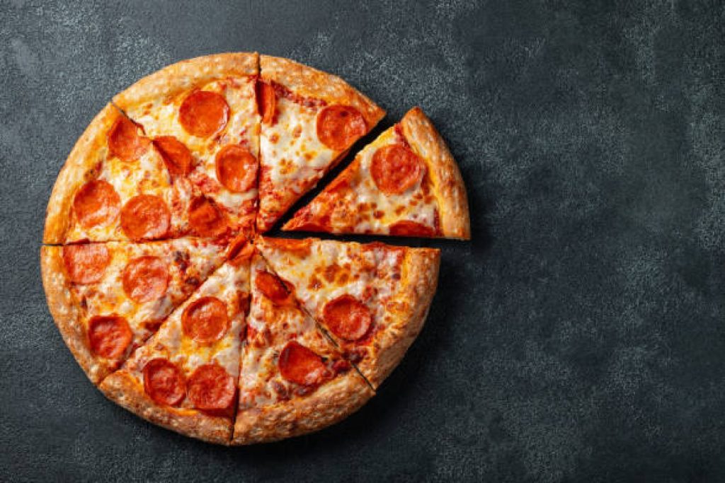 Receita de pizza fácil: passo a passo desta receita adorada por milhares (Foto: iStock)