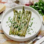 Salada de aspargos; acompanhamento perfeito para qualquer refeição (Foto: iStock)